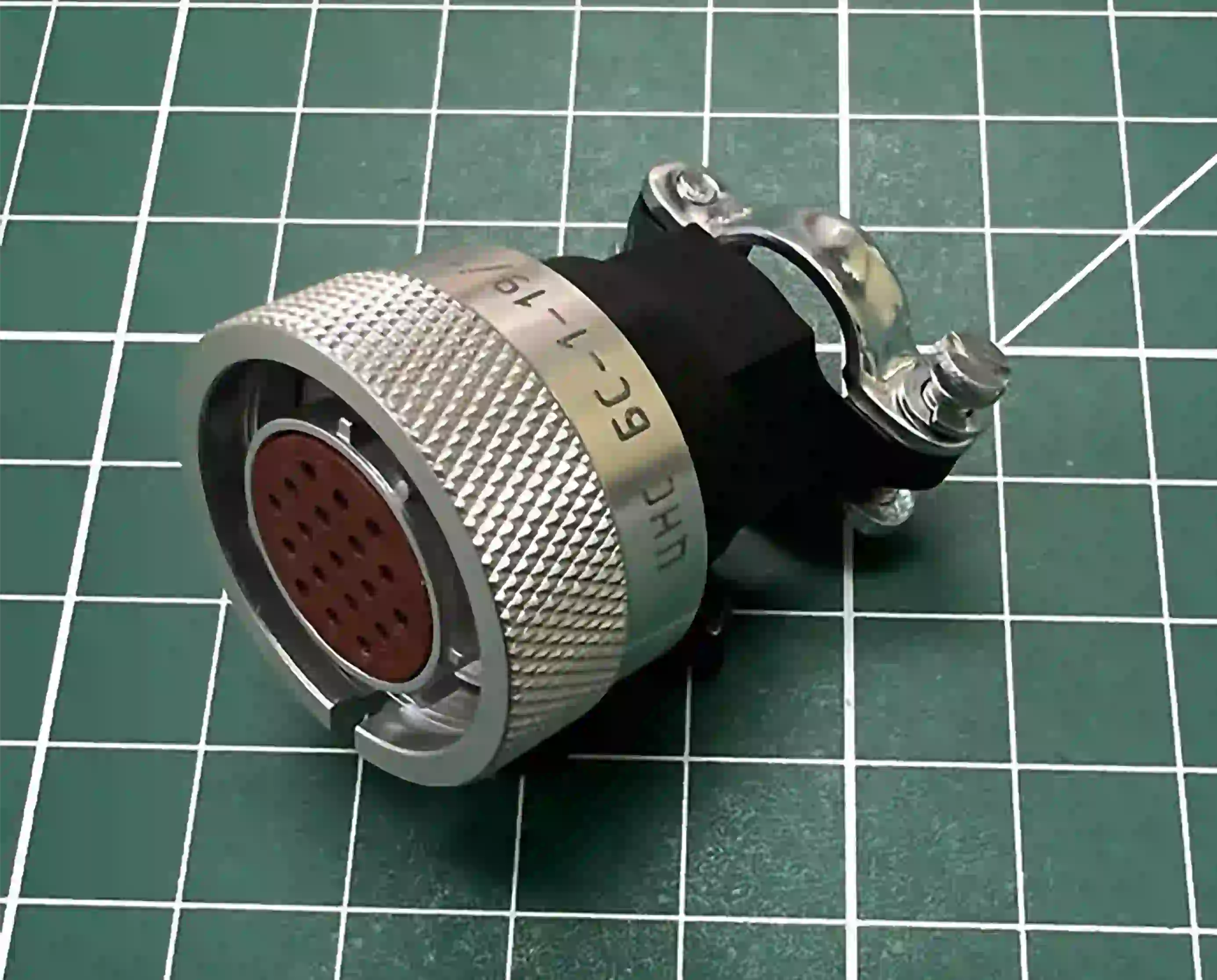 ЦНС-БС-1-19/18Р12-1-В Розетка кабельная