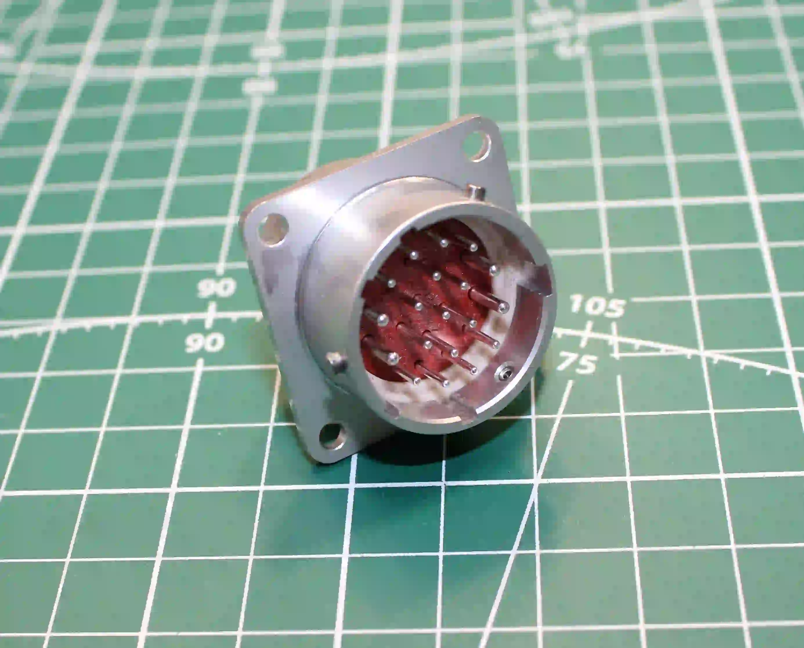 ЦНС2-19/24В-П2 Вилка приборная