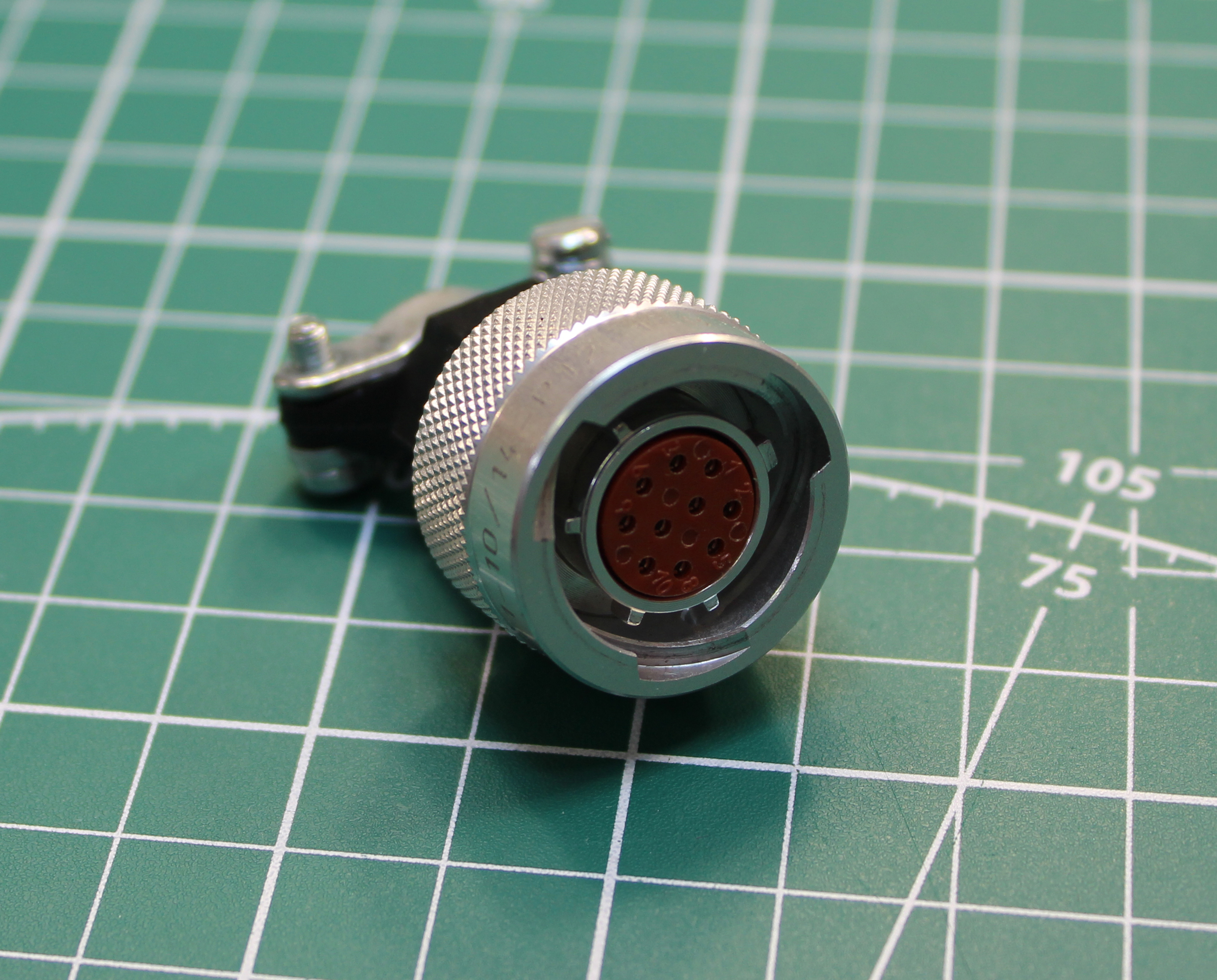 ЦНС БС-1-10/14-Р12-1-В Розетка кабельная